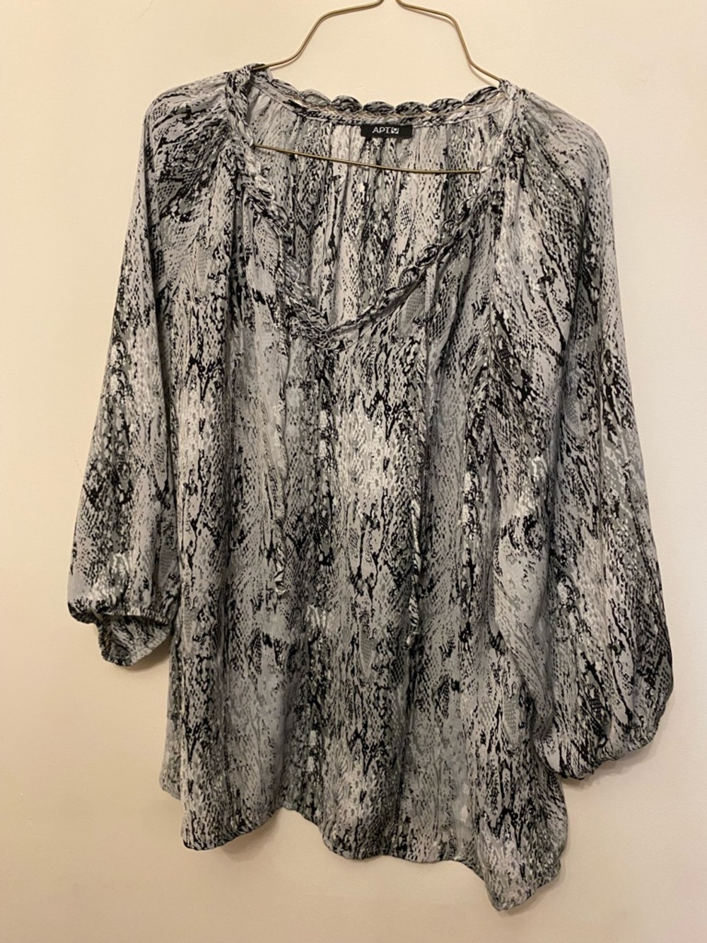 Apt. 9 Black & Gray Printed Blouse